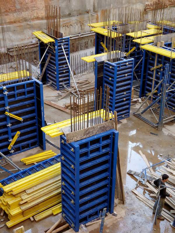 Deskowanie ramowe VARIMAX – Variant Factory na budowie